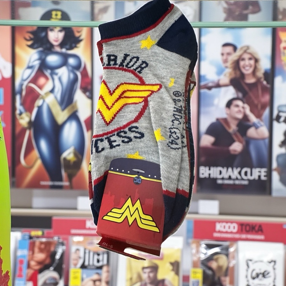 Wonder Woman Socks DC Comics White, Red & Blue‎ Patterned Socks 4 Pairs New